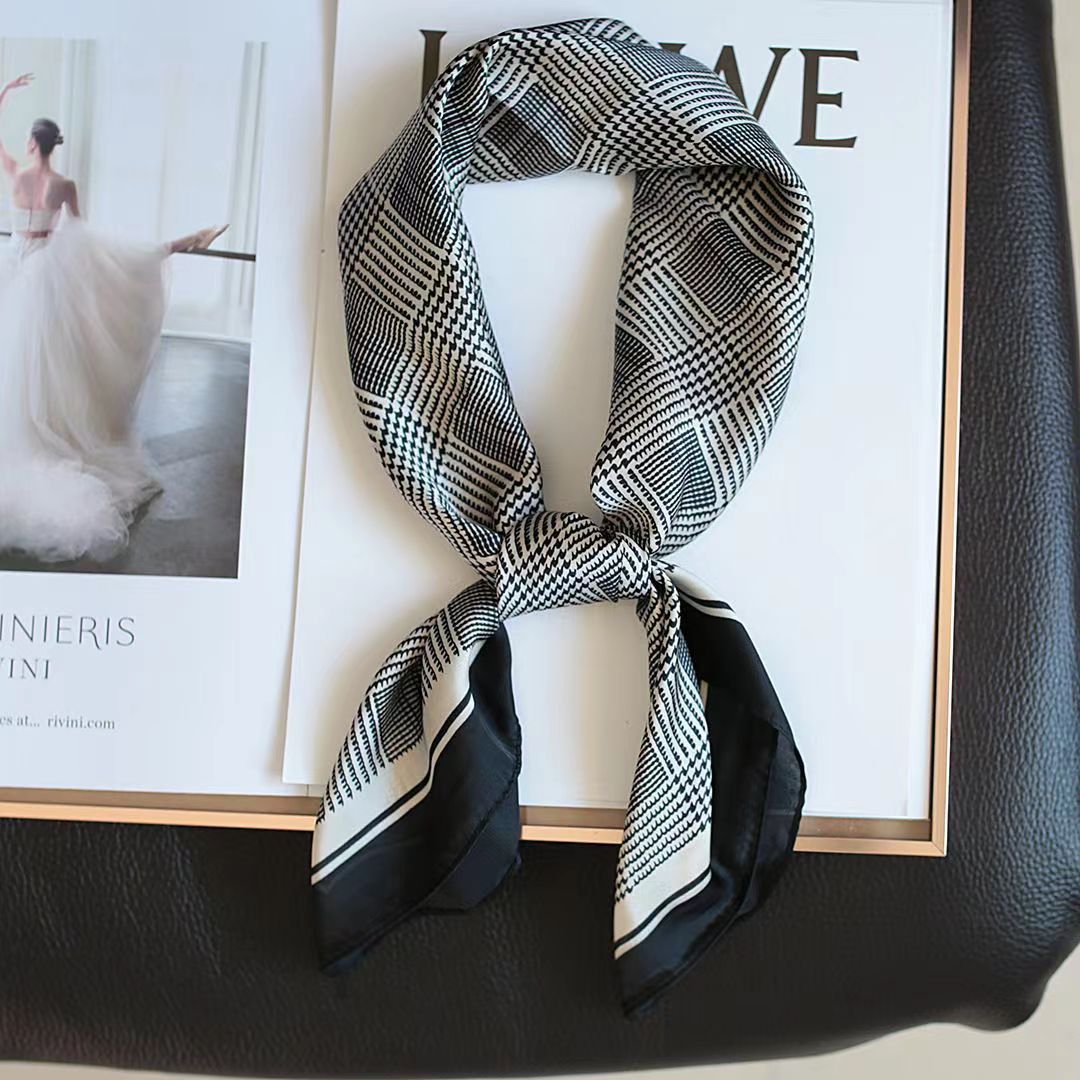 New Fashion Zebra Printed Squa - đánh giá và giá Silk Scarf Square